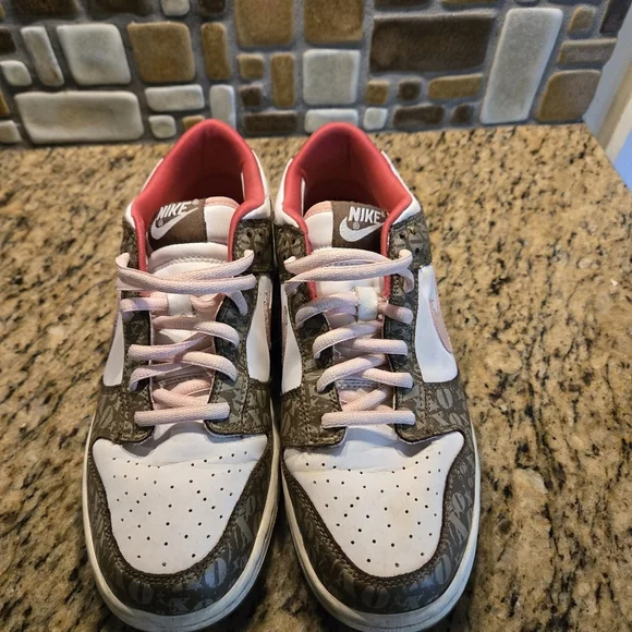 Vintage Nike Dunk Low XOXO Valentine's Day Size 7Y - Picture 2 of 9